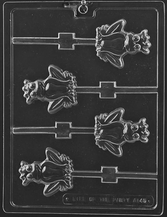 Frog lollipop cavity with crown and rounded features; shallow depth and stick channel.