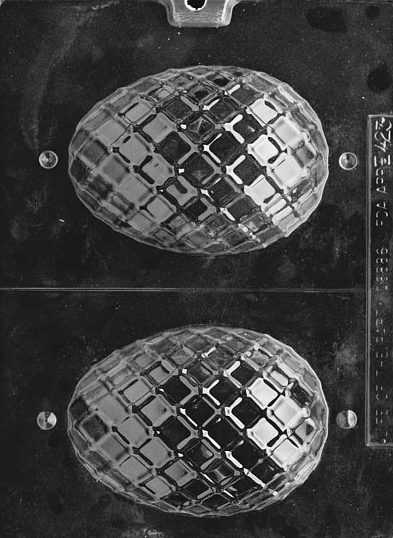MEDIUM LATTICE EGG mold with open-style lattice pattern across rounded egg form.
