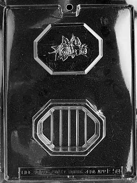 POUR BOX WITH ROSE mold featuring box-shaped chocolates with rose motif.