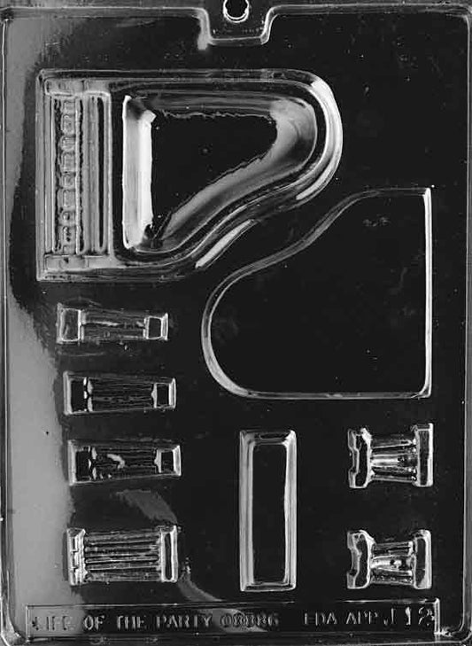 Image shows PIANO mold with grand piano shape, complete with keyboard and lid details.