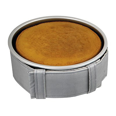 PME Level Baking Belt wrapped around a cake tin, showing evenly baked flat-top cake inside.
