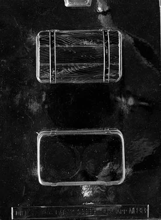 Chocolate mold M088 One-Piece Treasure Chest with rectangular chest design and hinged lid detail.