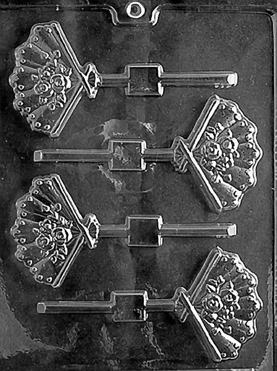 Fan Lollipop mold W030, chocolate lollipop with spread fan shape and ribbed detailing; slim profile.