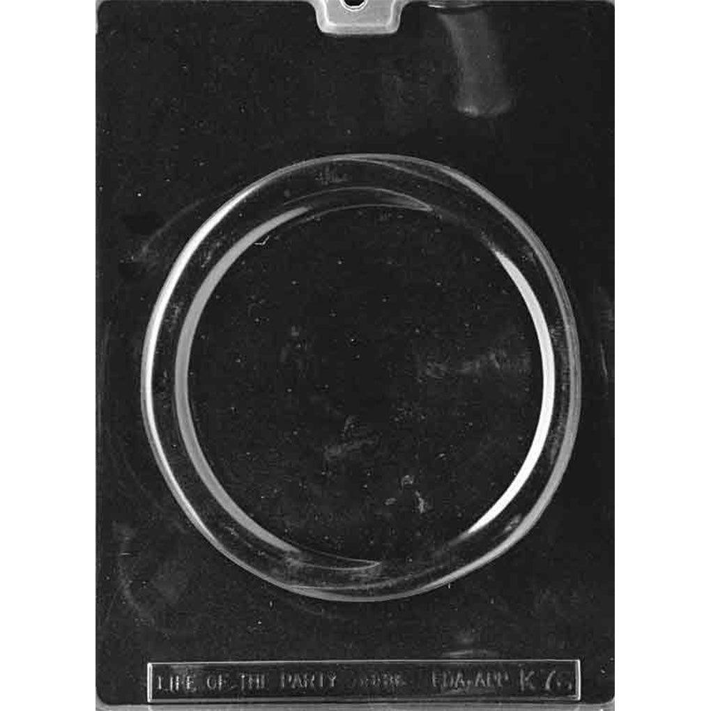 Chocolate mold with one blank 6-inch round pizza cavity featuring a smooth center and defined outer crust rim.