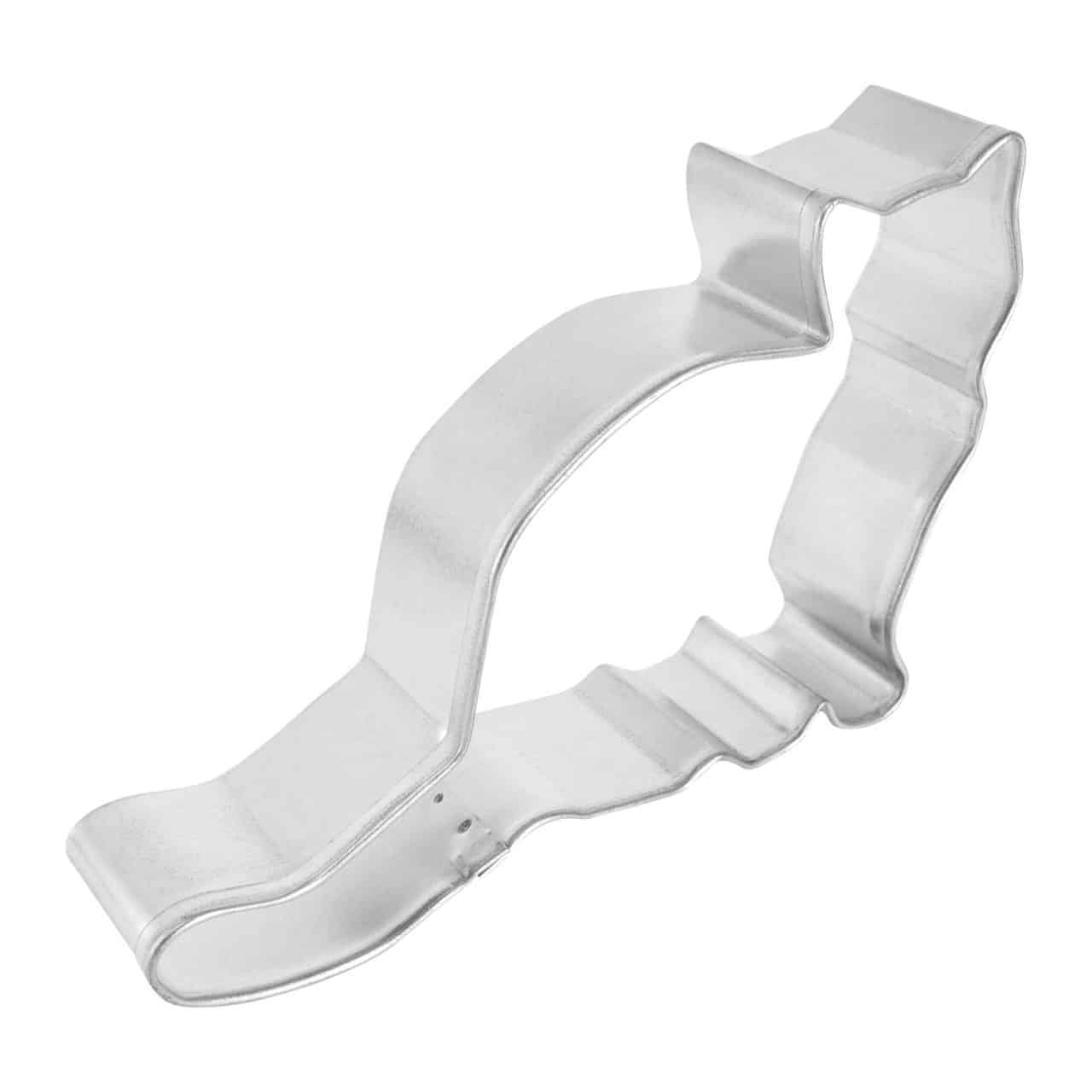 Side view of a cat-shaped cookie cutter, showcasing sturdy edges and a well-defined design.