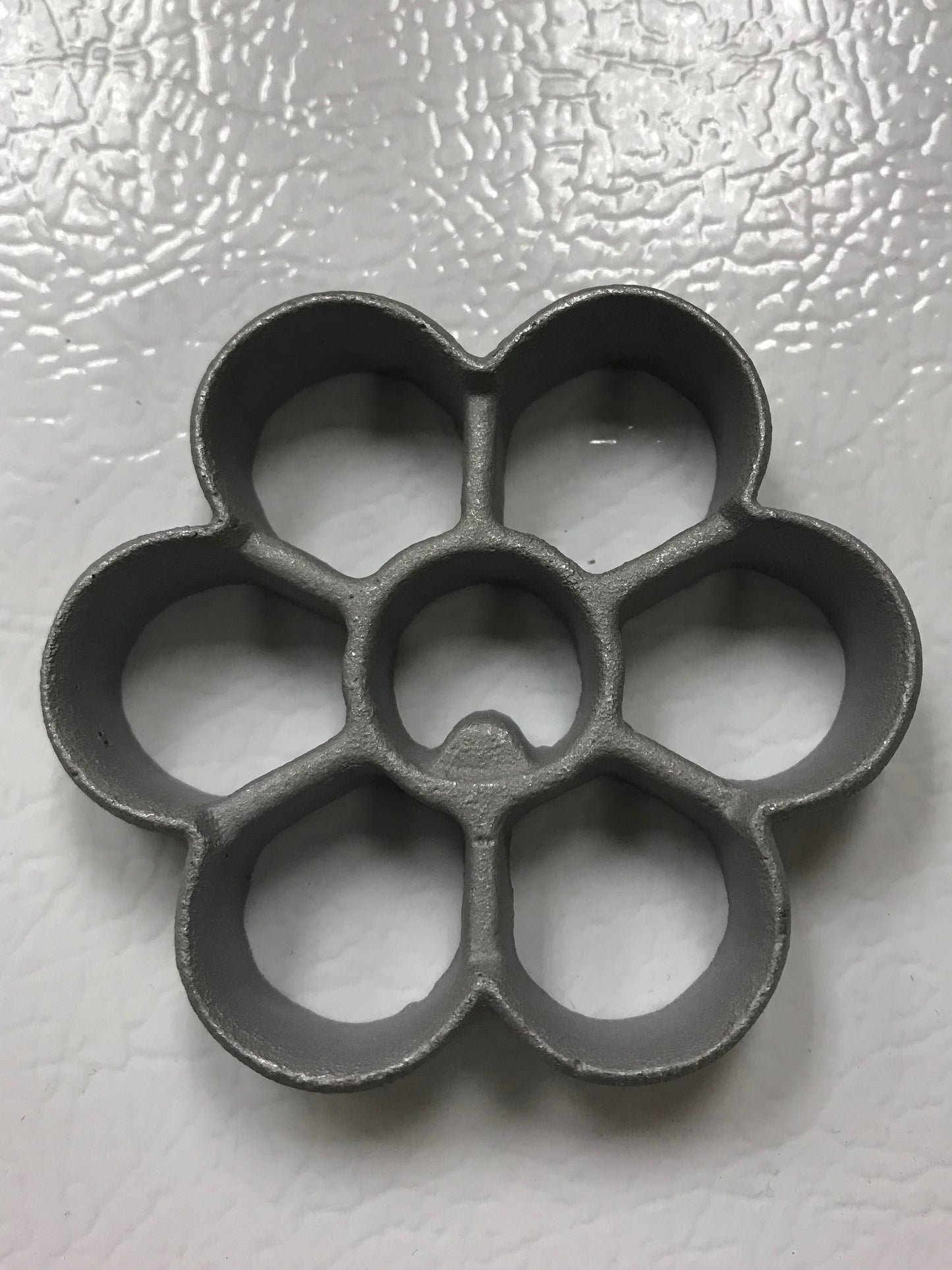 Medium Daisy Rosette Iron