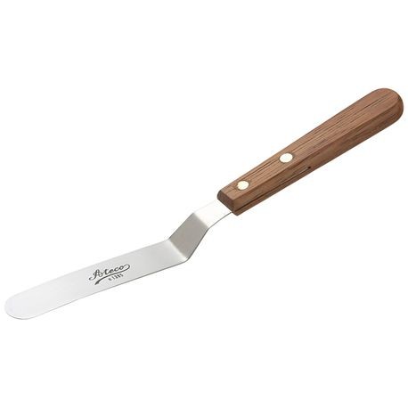 Offset spatula with 4.5-inch stainless steel blade and wood handle, suited for fine detail decorating.