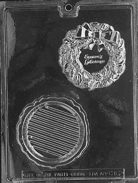 Image of WREATH POUR BOX mold showing circular chocolate wreath with thick band and smooth texture