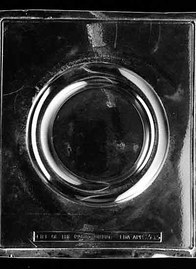 WREATH FORM mold with circular ring cavity ready for decorating