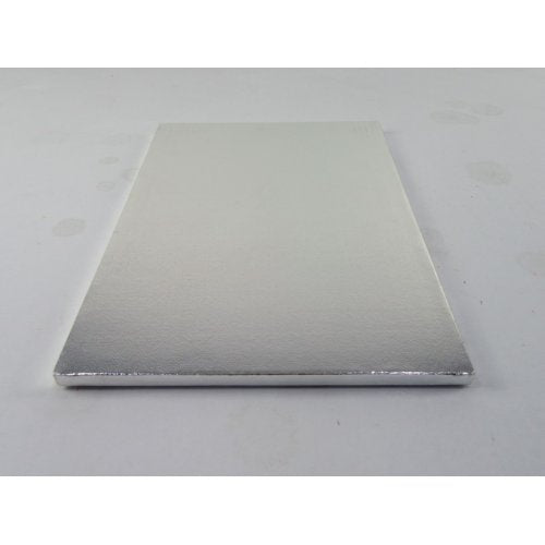Full-sheet silver cake drum with a 1/2-inch thick B/C Flute base, measuring 26×18.5 inches; ideal for professional cake presentations