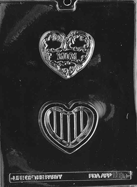 Chocolate mold reading "Mom" for a pour box lid
