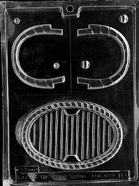Chocolate mold of handled basket designed as a pour box container.