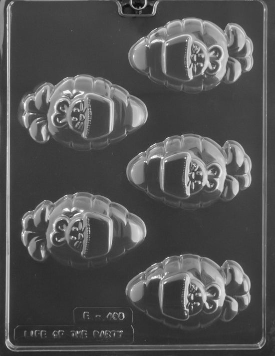 CARROT WITH BUNNY IN POUCH mold showing carrot shape with bunny peeking out.