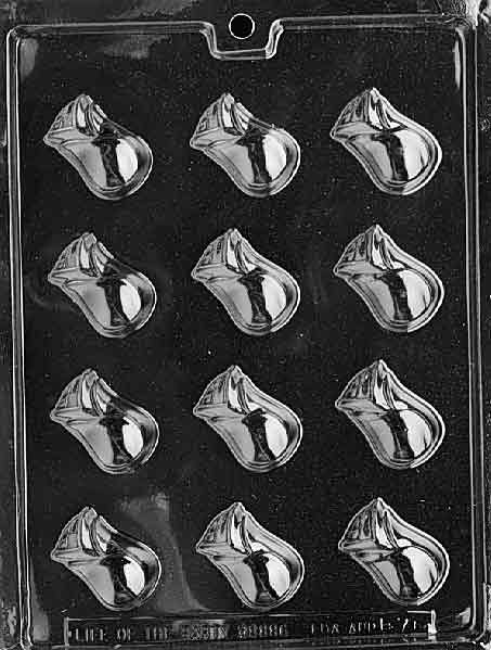 ROSE BUD mold featuring rose bud-shaped chocolate cavities.