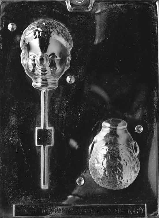 Image of K069 mold featuring a dimensional clown head with detailed facial expression, big smile, and round nose.