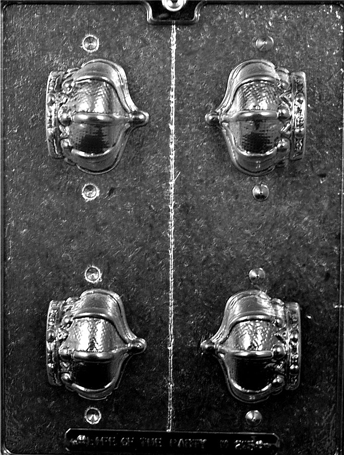 Chocolate mold M205 3D Crowns with crown-shaped cavities featuring pointed crown details.