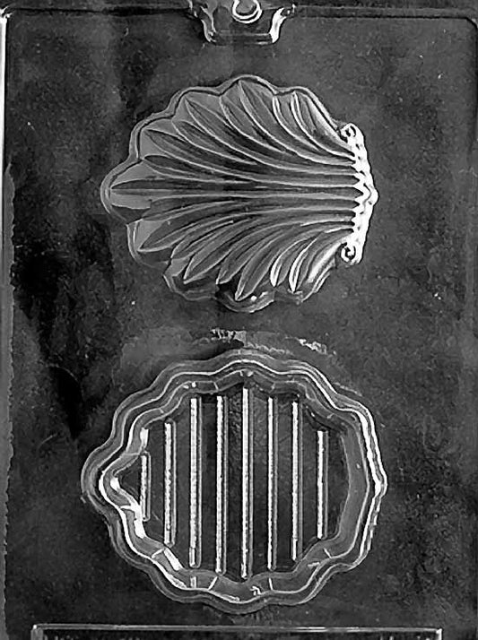 Chocolate mold N037 Shell Pour Box with two matching shell halves forming a hollow box.