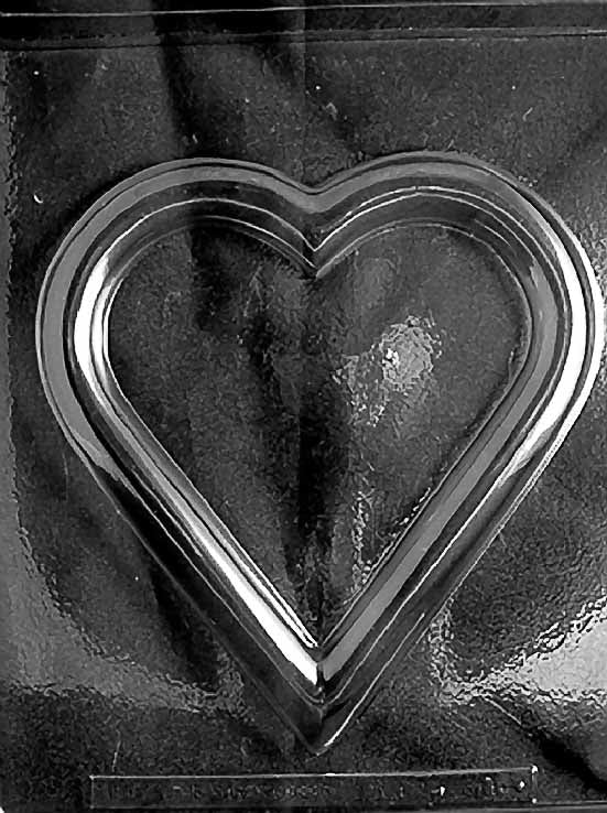 HEART WREATH mold with large heart wreath cavity; clear sheet.