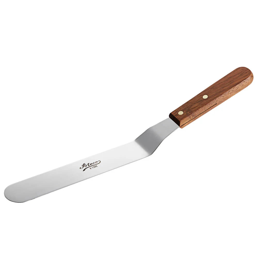 Offset spatula with 9.75-inch blade for smoothing larger cake surfaces with ease.